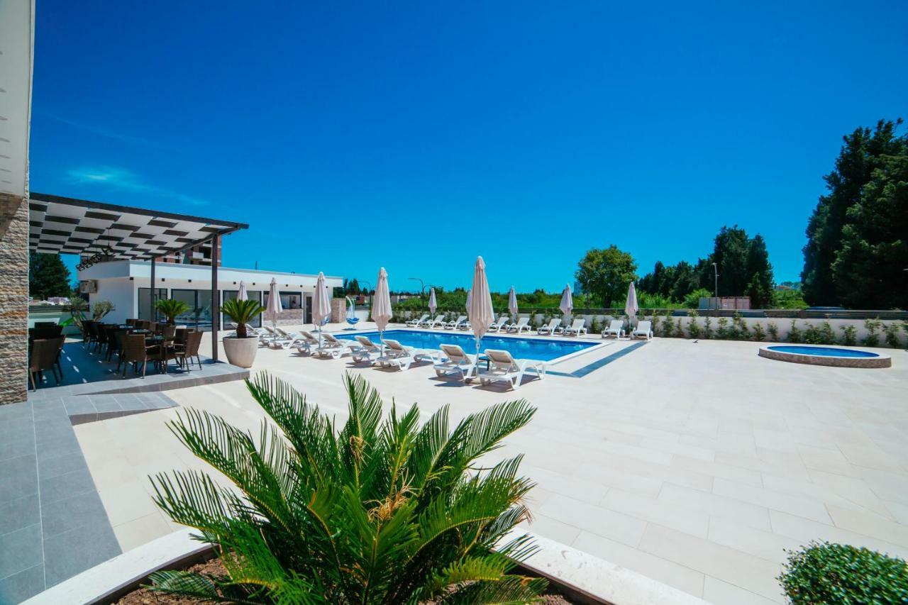 Hotel Ambiente Ulcinj Eksteriør billede